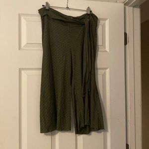 Olive green gaucho capris stretchy gold pin stripe details M